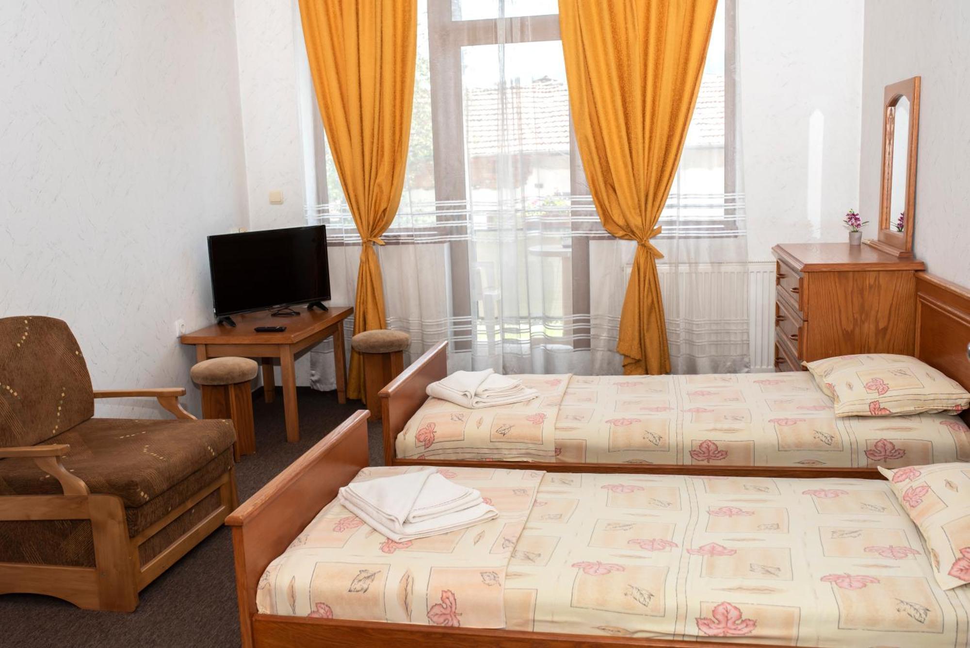 Комплекс Плавис Trjawna Exterior foto