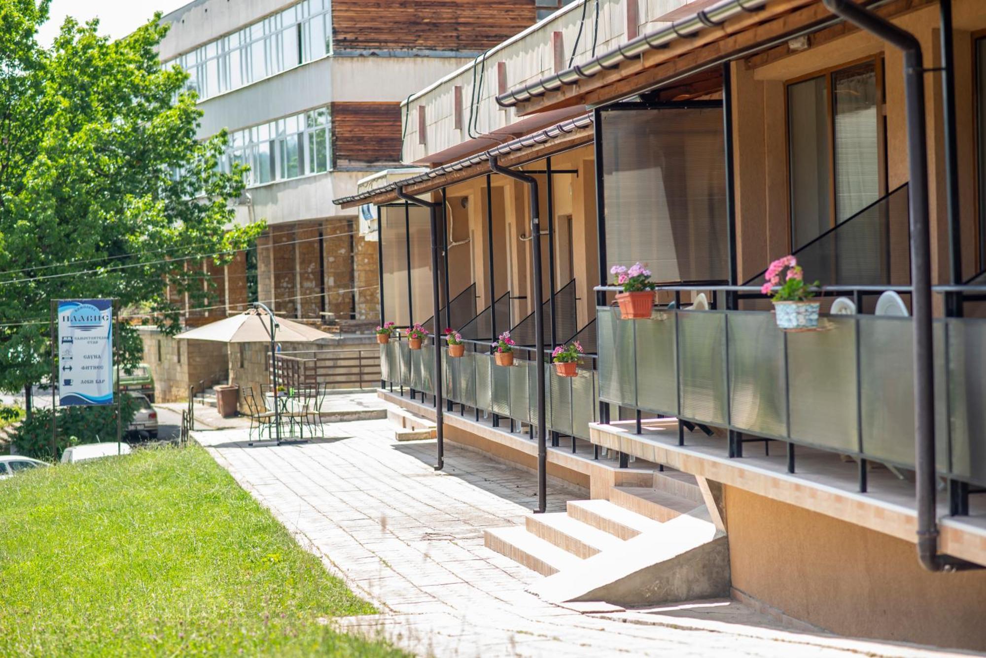 Комплекс Плавис Trjawna Exterior foto