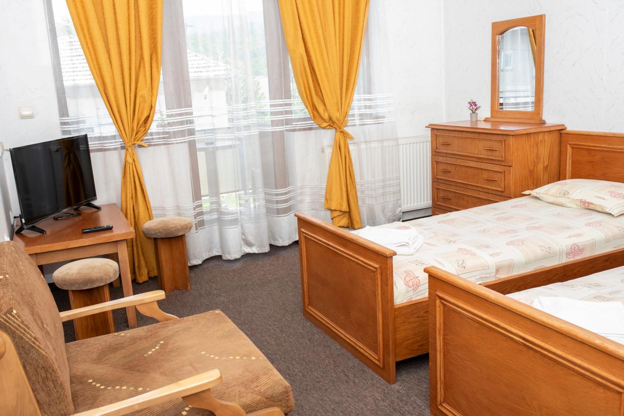 Комплекс Плавис Trjawna Exterior foto